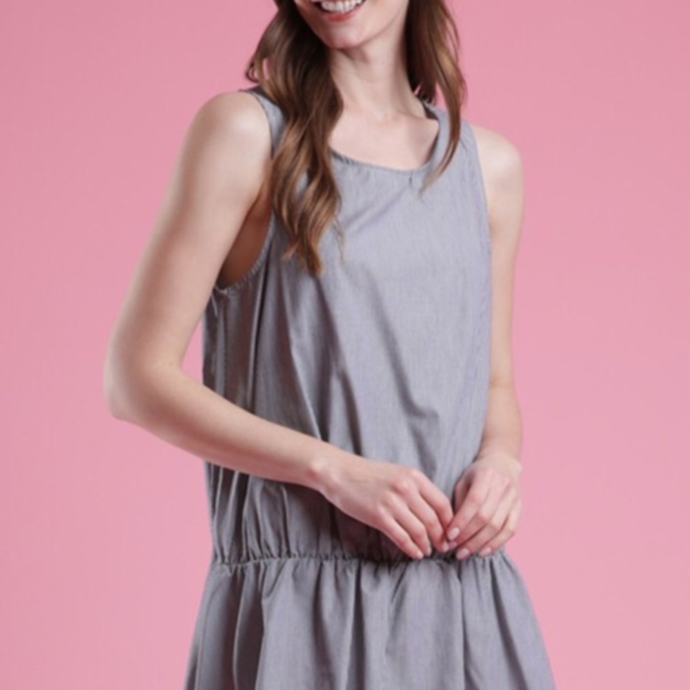 Black sleeveless tunic